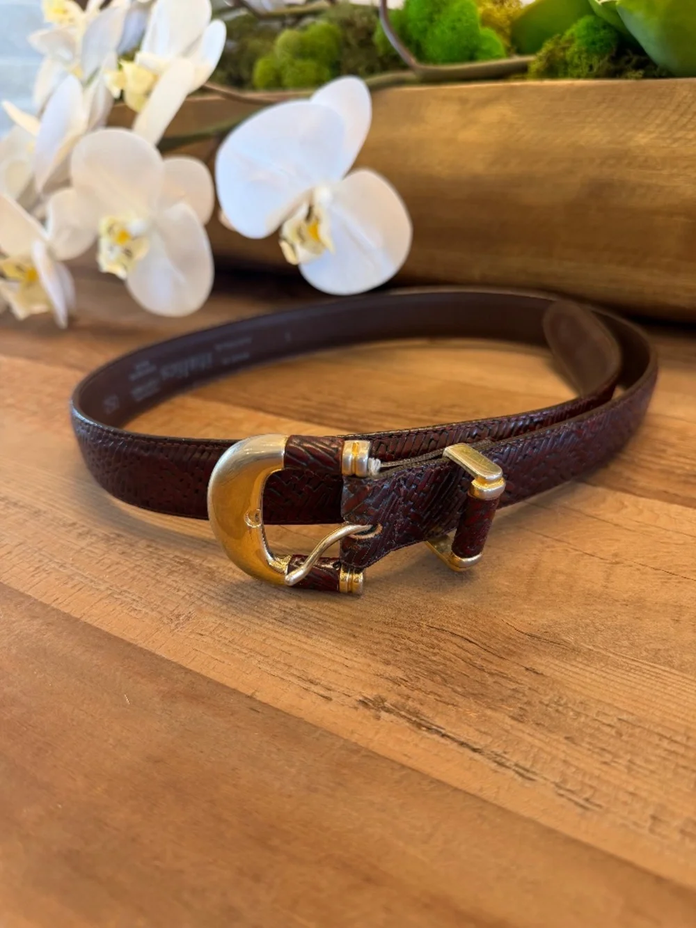 Italics Genuine Leather Belt Made in Australia Gold Buckle Detailed Classic S